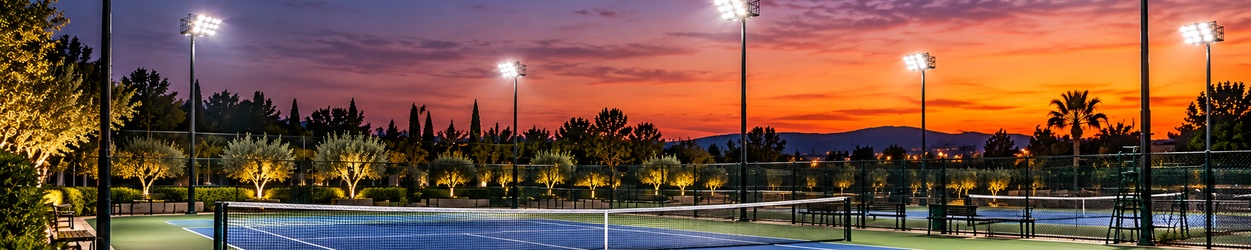 Éclairage LED pour terrains de tennis